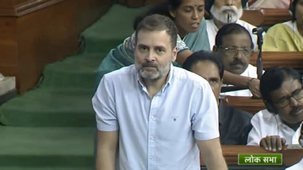 ફ્લાઇંગ કિસ પર કઇ કલમ અંતર્ગત થઇ શકે છે FIR, કેટલી છે સજાની જોગવાઇ, જાણો બધું જ ફ્લાઇંગ કિસ પર કઇ કલમ અંતર્ગત થઇ શકે છે FIR, કેટલી છે સજાની જોગવાઇ, જાણો બધું જ