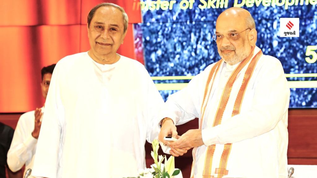 Amit Shah: અમિત શાહની ઓડિશાના CM નવીન પટનાયક સાથે મુલાકાત, લોકસભા ચૂંટણી પહેલા BJP-BJD હાથ મીલાવે તેવી અટકળો તેજ