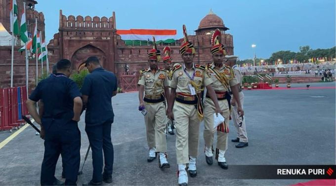 રવિવારે નવી દિલ્હીમાં લાલ કિલ્લા ખાતે 77મા સ્વતંત્રતા દિવસની પરેડનું ફુલ ડ્રેસ રિહર્સલ. (એક્સપ્રેસ ફોટો)
