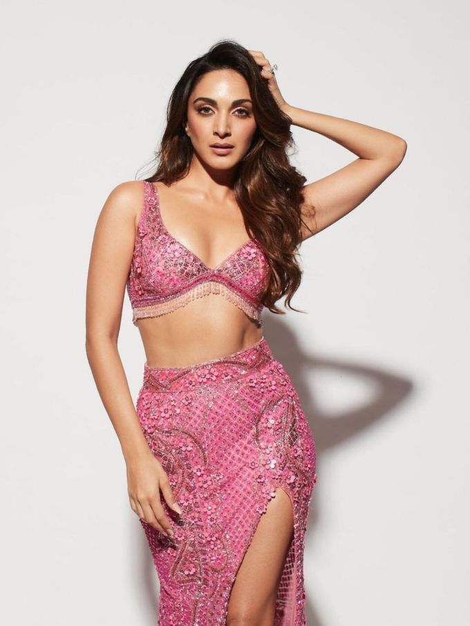 કિયારા અડવાણી સૈપ્રથમ દિવસની શરૂઆત લીંબુ પાણી અને નાસ્તામાં (ફોટો ક્રેડિટ કિયારા અડવાણી ઇન્સ્ટા)કા  પ્રોટીન અને ફાઇબરથી ભરપૂર હોય છે. (ફોટો ક્રેડિટ કિયારા અડવાણી ઇન્સ્ટા)