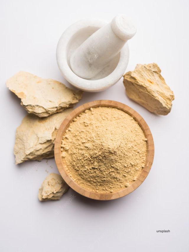 <strong>મુલતાની મિટ્ટીનો ફેસ પેક : </strong>તમારા ફેસ પર થોડી મુલતાની માટી લગાવો. મુલતાની માટીને સ્કિન માટે સ્વર્ગીય માનવામાં આવે છે. સ્કિનને ક્લીન કરે છે.