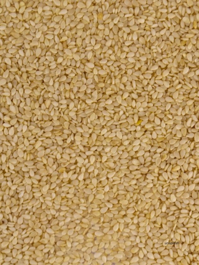 તલના બીજના ઘણા ફાયદા છે અને આ પોષક તત્ત્વોથી ભરપૂર મસાલો આપણા શરીર માટે પણ સારો છે.