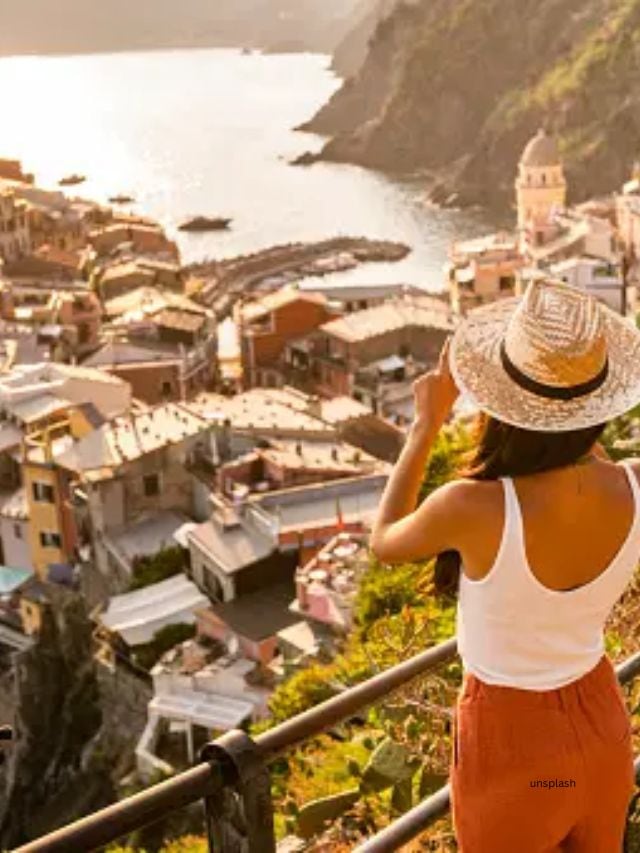 દર વર્ષે 27 સપ્ટેમ્બરને વિશ્વ પ્રવાસન દિવસ તરીકે ઉજવવામાં આવે છે. યુનાઈટેડ નેશન્સ વર્લ્ડ ટુરિઝમ ઓર્ગેનાઈઝેશન (UNWTO) દ્વારા શરૂ કરાયેલ આ દિવસ પર્યટનને પ્રોત્સાહન આપવા ઉજવવામાં આવે છે.