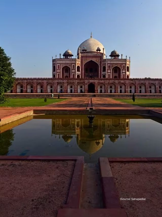 <strong>હુમાયુની કબર :</strong> 1570માં બનેલ આ મકબરો ભારતીય ઉપખંડની પ્રથમ બગીચાની કબર છે. રાજધાની નવી દિલ્હીમાં સ્થિત, આર્કિટેક્ચરલ અજાયબીથીજ આઇકોનિક તાજમહેલના નિર્માણ બનાવવાની પ્રેરણા મળી છે.