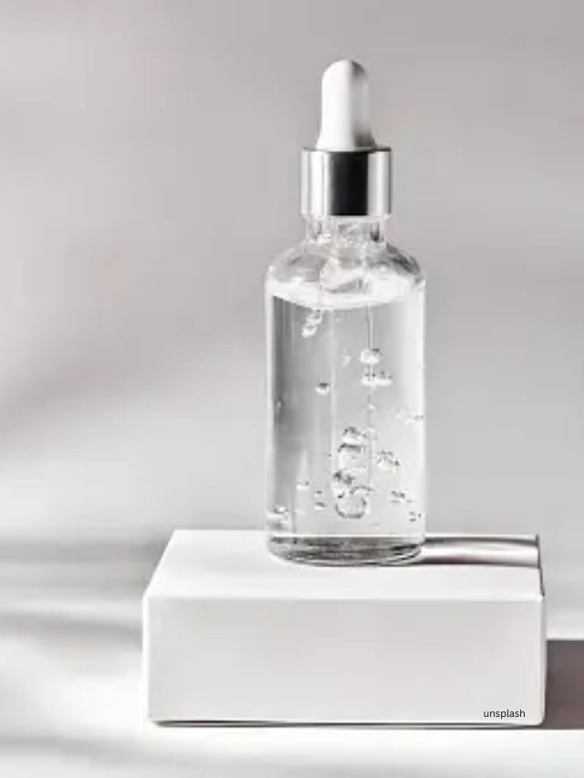 <strong>ગ્લિસરીન :</strong> ગ્લિસરિન સ્કિનના કુદરતી પાણીને જાળવી રાખે છે અને હંમેશા હાઇડ્રેટેડ રાખી શકે છે.