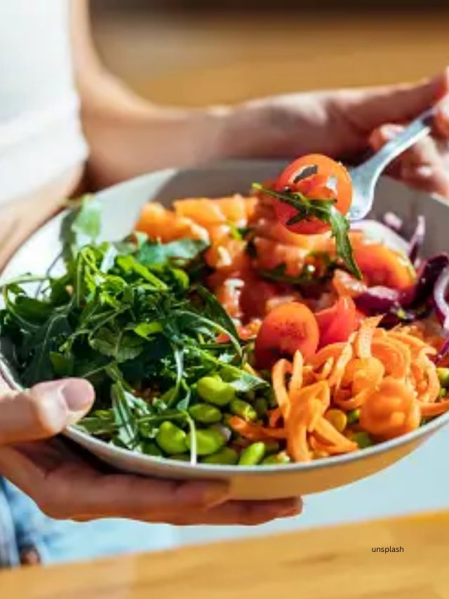 <strong>હેલ્થી લાઈફ સ્ટાઇલ ફોલૉ કરો: </strong>સંતુલિત આહાર, નિયમિત કસરત અને હાઇડ્રેટેડ રહેવાથી સ્કિનની તંદુરસ્તી સુધારવામાં મદદ મળી શકે છે.