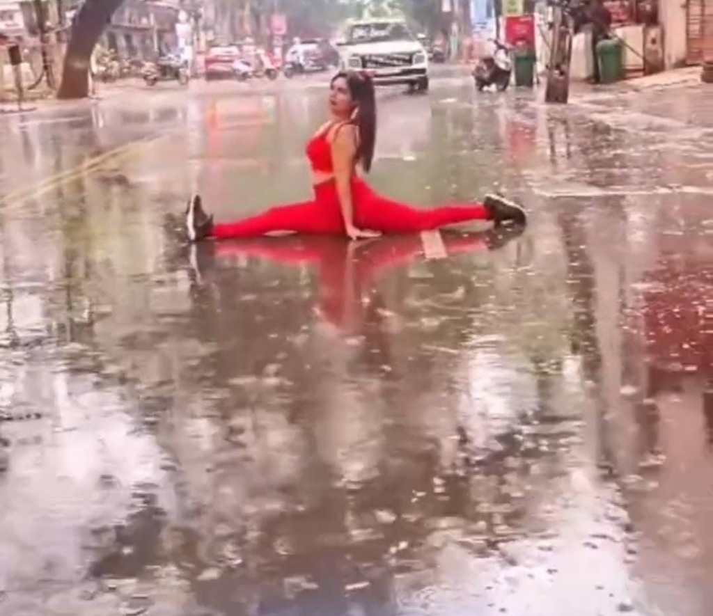rajkot yoga trainer shoot video on road