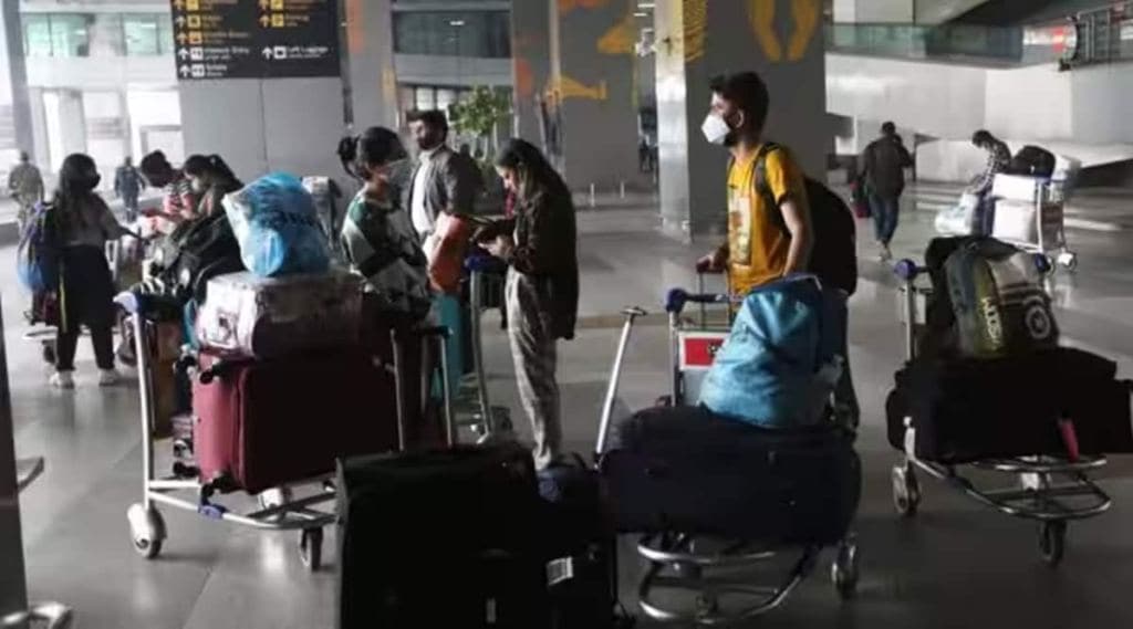 અમદાવાદ : વિદ્યાર્થીઓ ઉચ્ચ અભ્યાસ માટે કેનેડા તરફ નજર કરી રહ્યા, પરિવારો ચિંતિત, મનમાં અનેક પ્રશ્ન અમદાવાદ : વિદ્યાર્થીઓ ઉચ્ચ અભ્યાસ માટે કેનેડા તરફ નજર કરી રહ્યા, પરિવારો ચિંતિત, મનમાં અનેક પ્રશ્ન