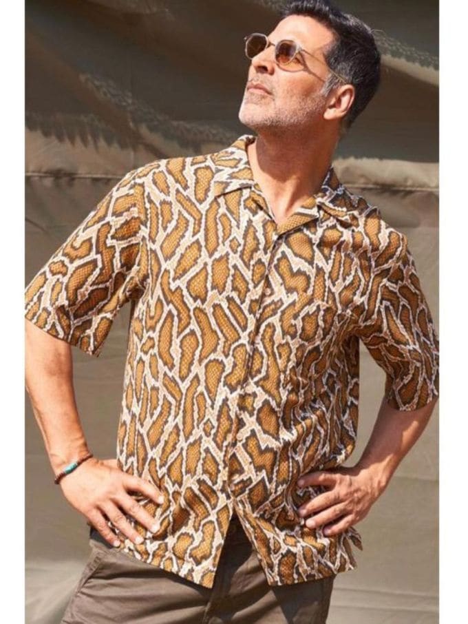 અક્ષય કુમાર ઇન્ડસ્ટ્રીમાં સૌથી વધુ કમાણી કરનારા કલાકારો પૈકી એક છે. આજે બોલિવૂડના ખેલાડી એટલે કે અક્ષય કુમારનો જન્મદિવસ છે. 9 સપ્ટેમ્બર 1967ના રોજ જન્મેલ અક્ષય આજે 56 વર્ષનો થઈ ગયો છે.