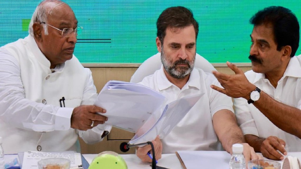 પંજાબમાં કોંગ્રેસને મોટી સફળતા, અન્ય પાર્ટીઓમાં સામેલ થયેલા ઘણા મોટા નેતાઓની ઘર વાપસી પંજાબમાં કોંગ્રેસને મોટી સફળતા, અન્ય પાર્ટીઓમાં સામેલ થયેલા ઘણા મોટા નેતાઓની ઘર વાપસી