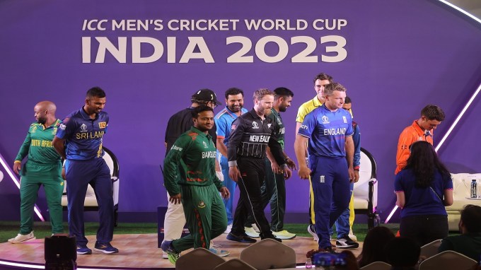 ભારતની વર્લ્ડ કપ અગાઉ બંને મેચો વરસાદને કારણે ધોવાઈ ગઈ હતી. રોહિત શર્માને જ્યારે આ વિશે પૂછવામાં આવ્યું તો તેમણે કહ્યું કે અમે તે દિવસોમાં વેકેશન મળવાથી ખુશ હતા. અમે છેલ્લા કેટલાક સમયથી ઘણું ક્રિકેટ રમી રહ્યા છીએ. અમે એશિયા કપમાં ચાર અને ઓસ્ટ્રેલિયા સામે ત્રણ મેચ રમ્યા હતા. આપણે જાણીએ છીએ કે આપણે ક્યાં છીએ.(Express photo by Nirmal Harindran)