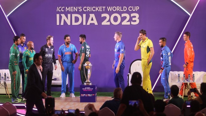 બાબર આઝમ ભારત સામેની મેચને લઈને ઉત્સાહિત છે. બાબરે કહ્યું કે અમે ભારત સામેની મેચની રાહ જોઈ રહ્યા છીએ. તે હંમેશાં એક મોટી મેચ હોય છે. પરંતુ તે પહેલાં અમારે બે મેચો રમવાની છે. (Express photo by Nirmal Harindran)