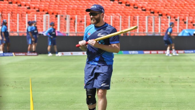 નરેન્દ્ર મોદી સ્ટેડિયમમાં ન્યૂઝીલેન્ડના કેપ્ટન કેન વિલિયમ્સને પ્રેક્ટિસ કરી હતી. (Express photo by Nirmal Harindran)