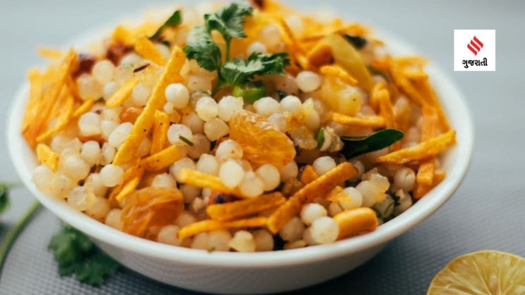 Navratri Fasting Recipes : નવરાત્રી ઉપવાસમાં નોન સ્ટીકી સાબુદાણાની ખીચડી આ ટિપ્સથી બનાવો Navratri Fasting Recipes : નવરાત્રી ઉપવાસમાં નોન સ્ટીકી સાબુદાણાની ખીચડી આ ટિપ્સથી બનાવો