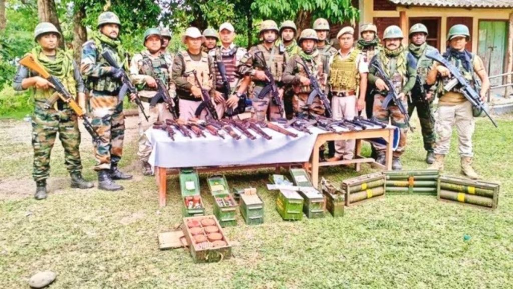Manipur Violence : મણિપુર હિંસામાં લૂંટાયેલા સરકારી હથિયારો અને દારૂગોળામાંથી માત્ર 25 ટકા જ જપ્ત થયા