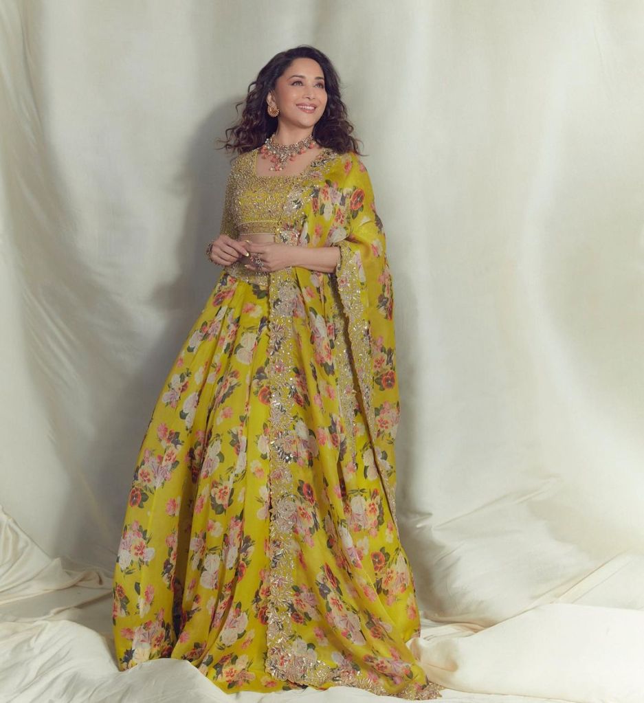 Madhuri Dixit (Madhuri Dixit Latest Pic)