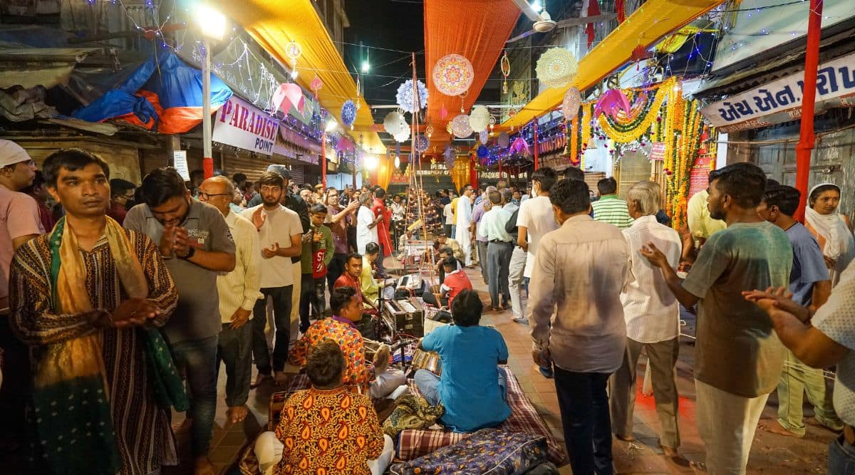 Navratri 2023 Gujarat Traditional Garba