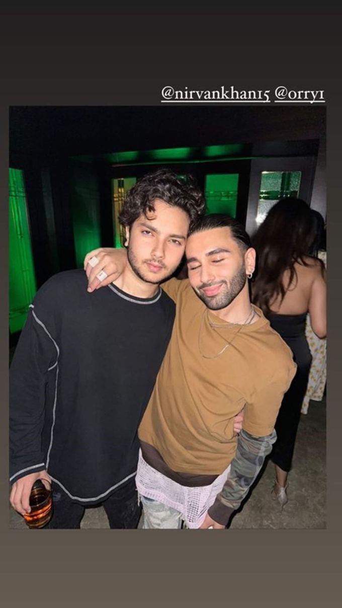 પાર્ટીમાં સોહેલ ખાન અને સીમા સજદેહનો પુત્ર નિરવાન ખાન પણ જોવા મળ્યો હતો. (ફોટો: ઓરહાન અવત્રામાણી/ઈન્સ્ટાગ્રામ)