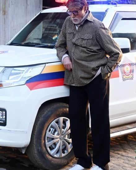 આ સિવાય અમિતાભ બચ્ચન એક સારા બિઝનેસમેન પણ છે. અભિનેતાએ રિયલ એસ્ટેટ બિઝનેસમાં ભારે રોકાણ કર્યું છે. તેણે જસ્ટ ડાયલમાં 10 ટકા હિસ્સો પણ ખરીદ્યો છે. આ સિવાય તેણે ક્લાઉડ કમ્પ્યુટિંગને લગતી અમેરિકાની ટેક કંપનીઓમાં પણ ઘણું રોકાણ કર્યું છે.