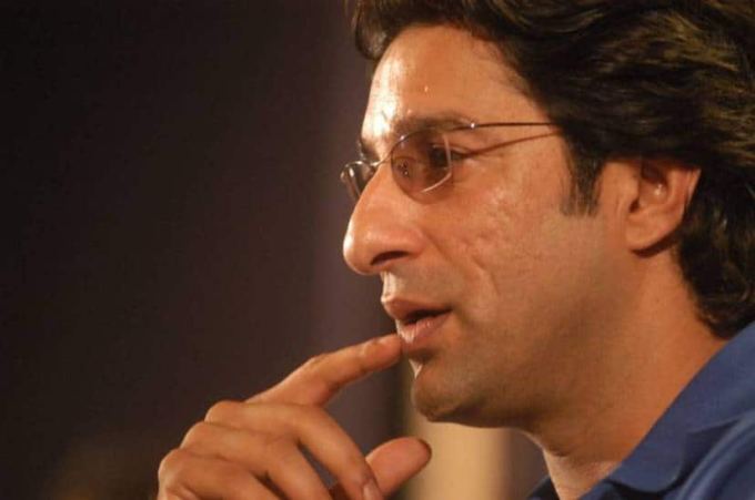 75 બોલમાં સચિનની તે વિસ્ફોટક ઇનિંગે પાકિસ્તાનના બે મહાન બોલરોની કારકિર્દી ખતમ કરી નાખી હતી. આ દિગ્ગજ હતા વસીમ અકરમ અને વકાર યુનુસ.