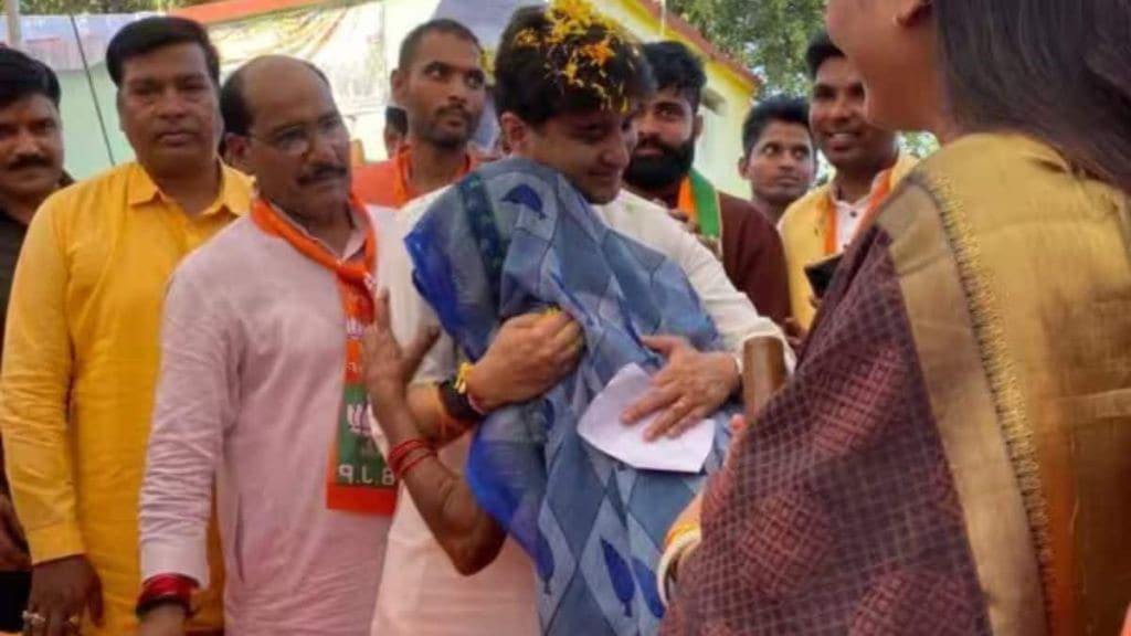 મધ્ય પ્રદેશ વિધાનસભા ચૂંટણી : મહારાજ જી વાળા તેવર આઉટ, શાહી અંદાજ પણ ગાયબ, ભાજપમાં જોવા મળી રહ્યો છે જ્યોતિરાદિત્ય સિંધિયાનો કાર્યકર્તા અંદાજ