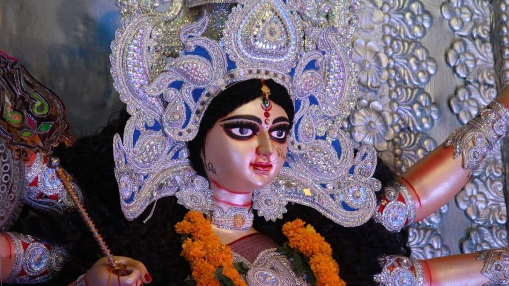 Shardiya Navratri 2023 : નવરાત્રીમાં દરરોજ આ બે શબ્દનો જાપ કરો, માતા દુર્ગાની સાથે ગણેશજી પ્રસન્ન થશે; જીવનમાં સુખ-શાંતિ અને વેપાર-ધંધામાં સફળતા મળશે