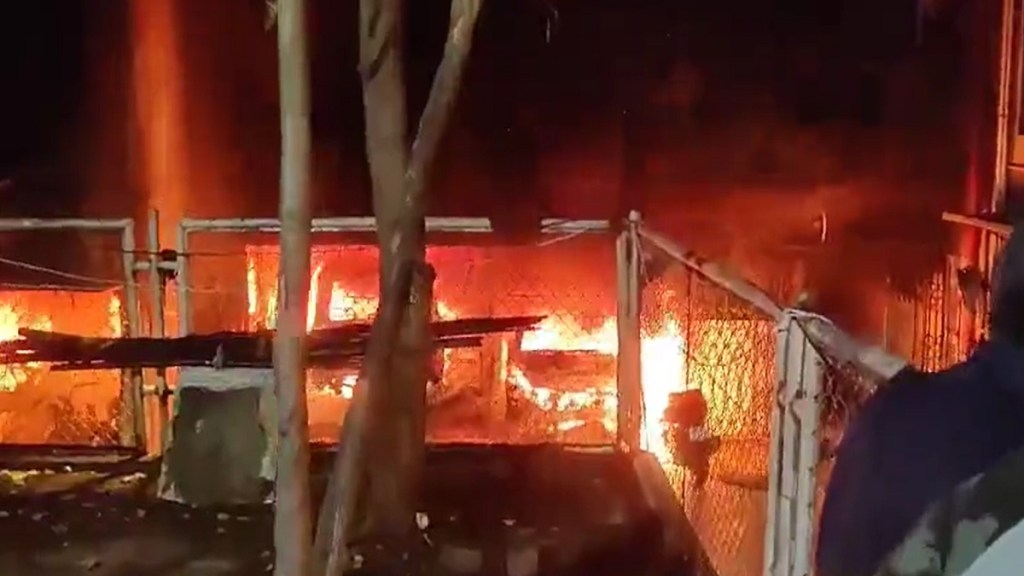 Big fire Accident : મુંબઈના ગોરેગાંવની બિલ્ડિંગમાં ભીષણ આગ, 7ના મોત, 46 ઘાયલ Big fire Accident : મુંબઈના ગોરેગાંવની બિલ્ડિંગમાં ભીષણ આગ, 7ના મોત, 46 ઘાયલ