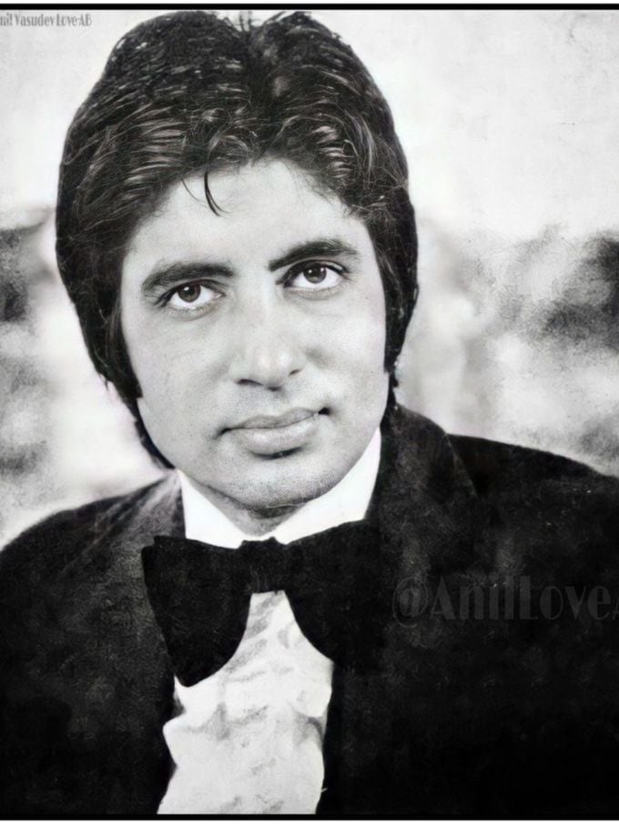 જી હાં! અમિતાભ બચ્ચનના નામને લઇ ખુબ ચર્ચા થાય છે.