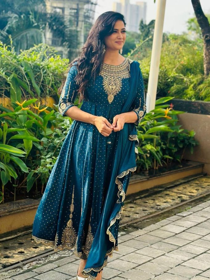 ટીવી શો અને ભોજપૂરી સિનેમામાં કામ કરી ચુકેલી શ્વેતા ખૂબ લોકપ્રિય છે.