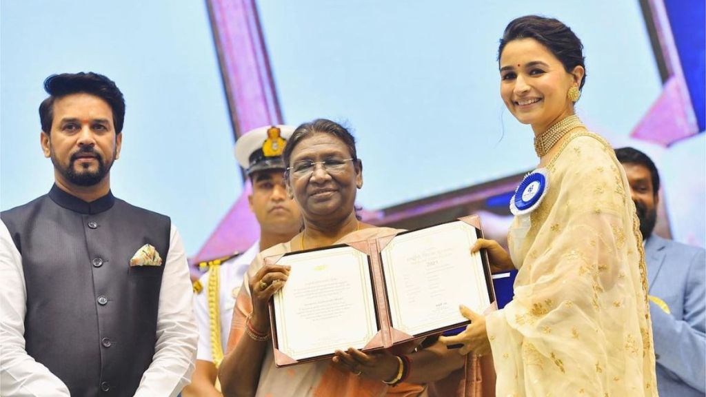 National Award 2023 : નેશનલ એવોર્ડ માટે આલિયા ભટ્ટે કેમ 50 લાખની સાડી પહેરી હતી? એક્ટ્રેસે દિલચસ્પ કારણ જણાવ્યું