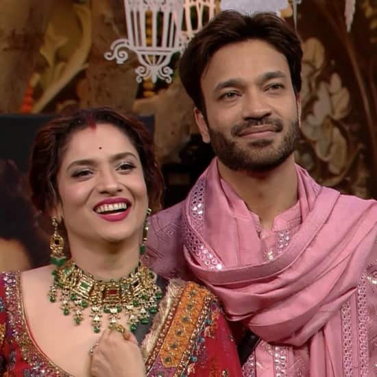 જો રિપોર્ટ્સનું માનીએ તો અંકિતા લોખંડે બિગ બોસ માટે મોટી ફી વસૂલી રહી છે. રિપોર્ટ્સ અનુસાર અંકિતાને દરેક એપિસોડ માટે 12 લાખ રૂપિયા મળે છે. જ્યારે તેના પતિ વિકી જૈનને 5 લાખ રૂપિયા મળે છે.