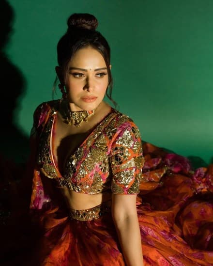 આ તસવીરો શેર કરતી વખતે અભિનેત્રીએ કેપ્શનમાં લખ્યું, 'જશ્ન-એ-દિવાળી'.