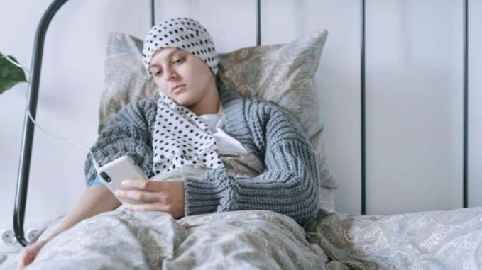 હકીકતમાં, કેન્સર દર વર્ષે લાખો લોકોને ભરખી જાય છે. ભારતમાં પણ કેન્સરના દર્દીઓની સંખ્યા વધી રહી છે. કેન્સરની વહેલી જાણ, નિવારણ અને સારવાર અંગે જાગૃતિ લાવવા દર વર્ષે 7મી નવેમ્બરે ભારતમાં રાષ્ટ્રીય કેન્સર જાગૃતિ દિવસ ઉજવવામાં આવે છે.