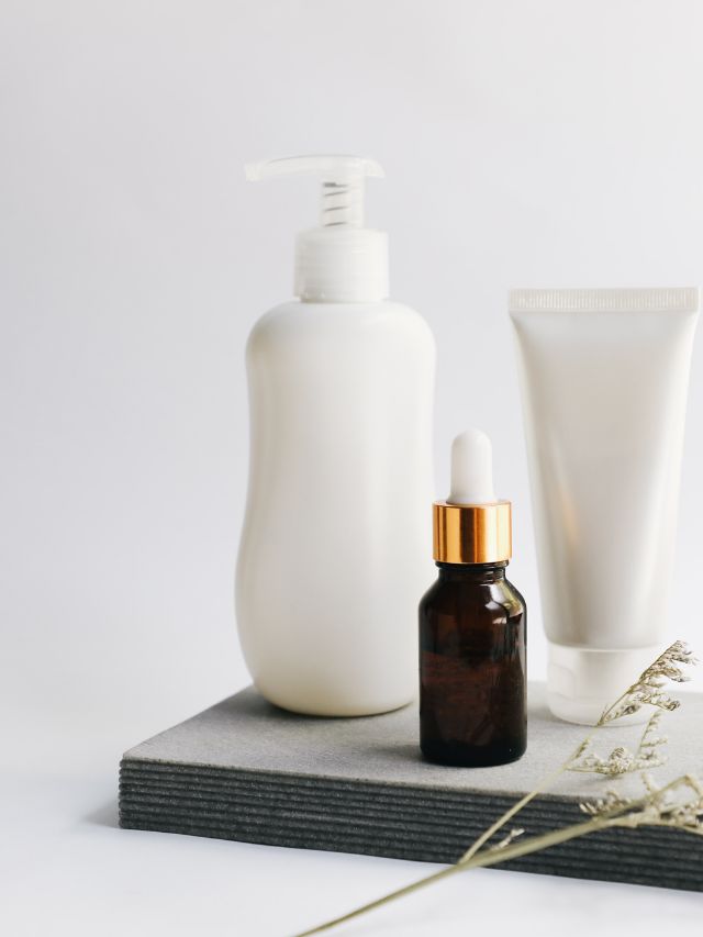 <strong>સનસ્ક્રીનનો ઉપયોગ<br></strong>ઋતુ ગમે તે હોય, બાળકોને બહાર લઈ જતી વખતે ખરાબ હવા અને સૂર્યના હાનિકારક કિરણોથી બચાવો. બાળકો અથવા ટોડલર્સ માટે યોગ્ય સનસ્ક્રીન લાગુ કરવું પણ ફાયદાકારક હોઈ શકે છે.