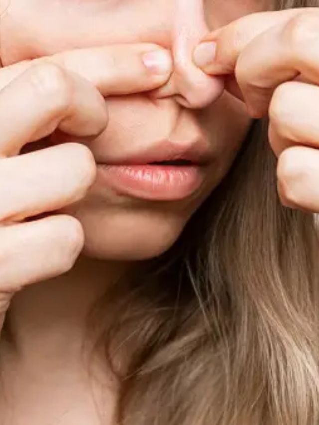 લગભગ 20 મિનિટ માટે આ રીતે પેસ્ટને રહેવા દો. આ પછી, ગોળ ગતિમાં માલિશ કરીને માસ્કને દૂર કરો. અઠવાડિયામાં 2 થી 3 વખત આ પદ્ધતિને અનુસરવાથી તમે હઠીલા બ્લેકહેડ્સથી છુટકારો મેળવી શકો છો.