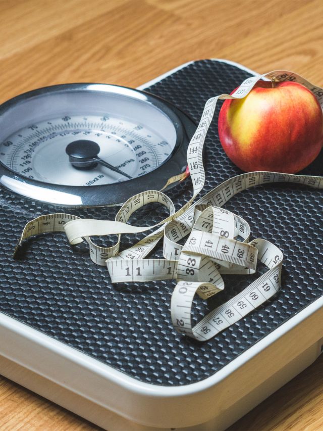 જો તમે વજન ઓછું કરવા ઈચ્છો છો તો દૂધમાં બદામનો પાઉડર મિક્સ કરીને રોજ પી શકો છો.