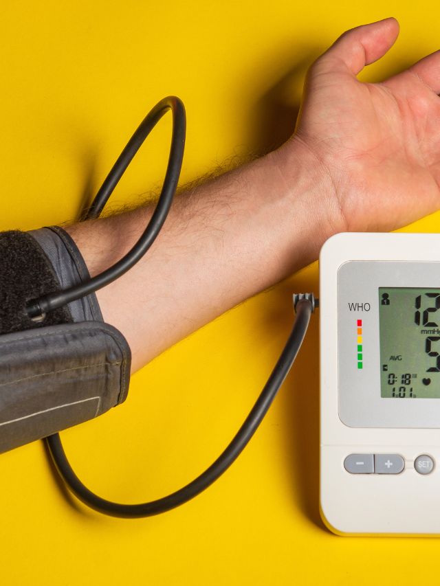 જે લોકોમાં ખરાબ કોલેસ્ટ્રોલનું પ્રમાણ વધારે છે તેઓ તેમના આહારનું યોગ્ય સેવન ન કરે તો હાઈ બ્લડ પ્રેશર અને હાર્ટ એટેકનું જોખમ વધી શકે છે.