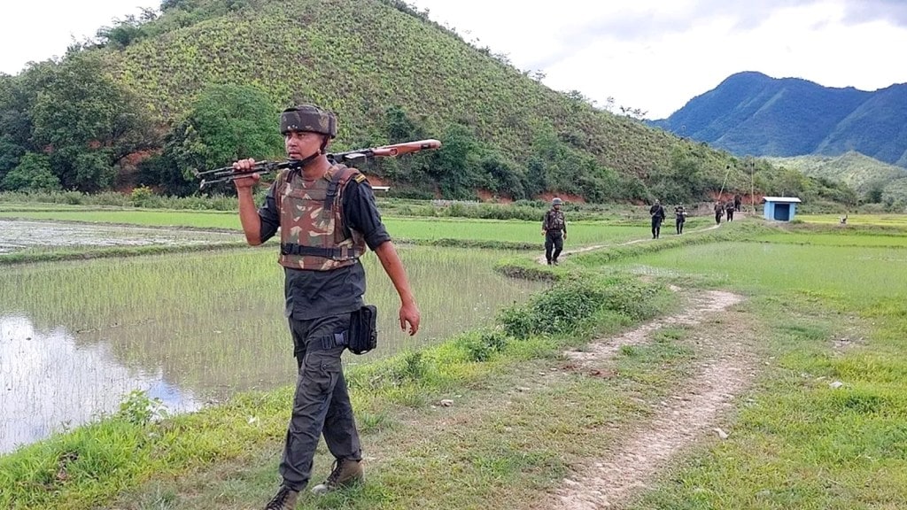 Manipur: મણિપુરમાં ગોળીબારમાં 3 સ્થાનિક લોકોના મોતથી હિંસા ભડકી, ફરી કરફ્યુ લાગુ