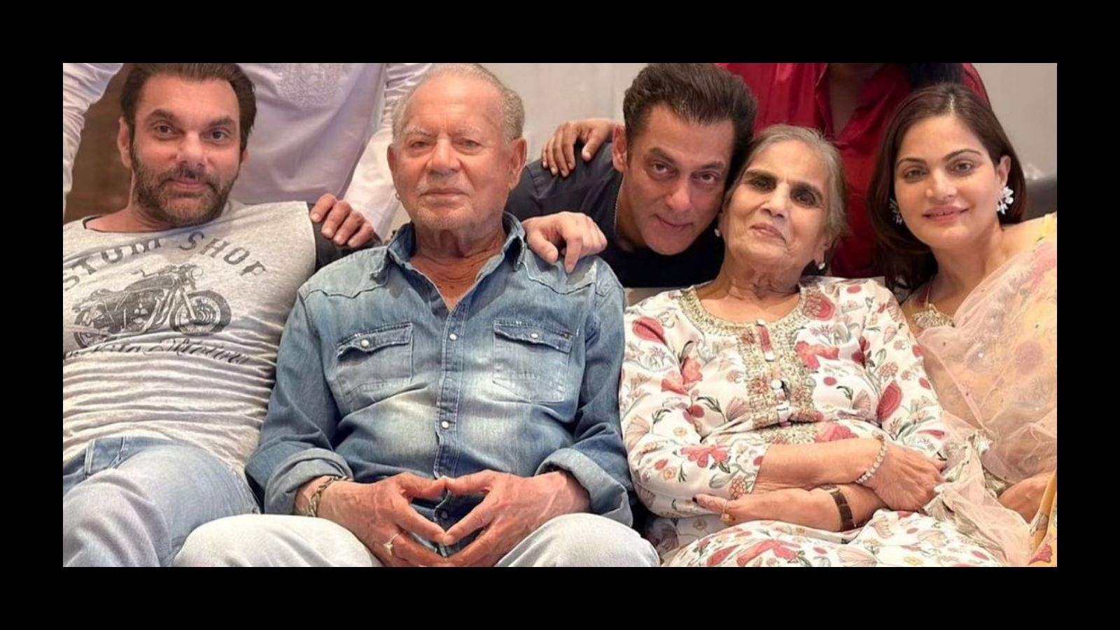 બોલિવૂડમાં આ ફેમેલી છે સૌથી અમીર Bollywood richest family net worth news