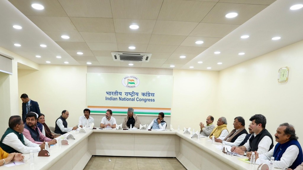 MPs Suspension: વિપક્ષના 143 સાંસદ સસ્પેન્ડ, કોંગ્રેસ સહિત ઈન્ડિયા ગઠબંધનના સાંસદો વિજય ચોકથી સંસદ સુધી મોરચો કાઢશે MPs Suspension: વિપક્ષના 143 સાંસદ સસ્પેન્ડ, કોંગ્રેસ સહિત ઈન્ડિયા ગઠબંધનના સાંસદો વિજય ચોકથી સંસદ સુધી મોરચો કાઢશે