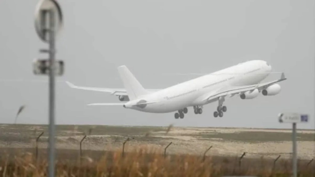 ફ્રાંસમાં ફસાયેલા 276 ભારતીયોને લઈને ભારત પહોંચી ફ્લાઈટ, કેટલાકે પરત ફરવાનો ઈન્કાર કર્યો, જાણો કારણ ફ્રાંસમાં ફસાયેલા 276 ભારતીયોને લઈને ભારત પહોંચી ફ્લાઈટ, કેટલાકે પરત ફરવાનો ઈન્કાર કર્યો, જાણો કારણ