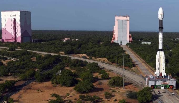 ઈન્ડિયન સ્પેસ રિસર્ચ ઓર્ગેનાઈઝેશન (ISRO) એ વર્ષ 2023માં 7 સફળ મિશન લોન્ચ કર્યા. હવે ISRO નવા વર્ષમાં એટલે કે વર્ષ 2024માં ઘણા મોટા મિશન લોન્ચ કરવાની તૈયારી કરી રહ્યું છે. આવી સ્થિતિમાં, ચાલો જાણીએ કે ISRO આવતા વર્ષે કયા મિશન શરૂ કરવાની યોજના બનાવી રહ્યું છે.