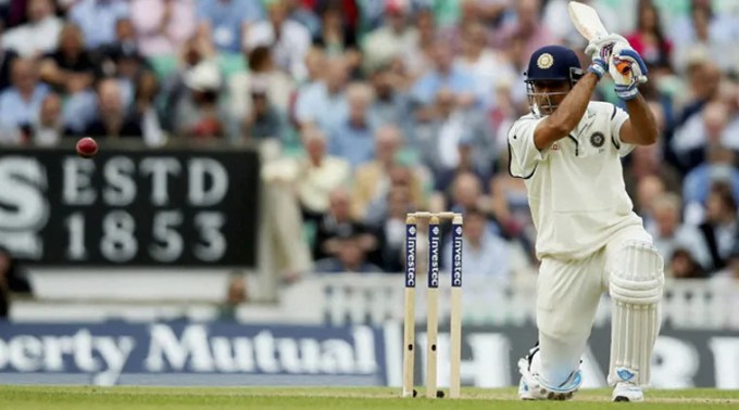 આ યાદીમાં બીજા નંબર પર ભારતના સૌથી સફળ કેપ્ટન મહેન્દ્ર સિંહ ધોની છે. માહીએ 2006માં પાકિસ્તાન સામે 148 રન બનાવ્યા હતા.