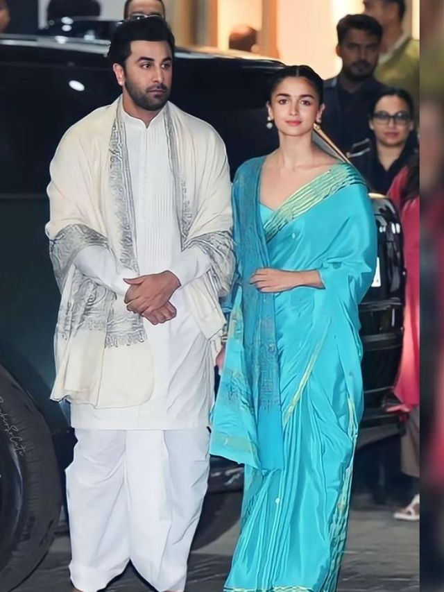 આલિયા તેના અભિનેતા-પતિ રણબીર કપૂર સાથે હતી અને ટીલ બ્લુ મૈસૂર સિલ્ક સાડીમાં અદભૂત દેખાતી હતી.