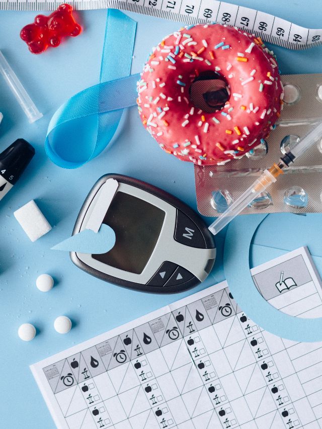 <strong>‘આ’ લોકોએ નારિયેળ પાણી પીતી વખતે ધ્યાન રાખવું<br></strong>નાળિયેર પાણીમાં કુદરતી શર્કરા અને ઓછી ગ્લાયકેમિક ઇન્ડેક્સ હોય છે, તેથી ડાયાબિટીસ ધરાવતા લોકો બ્લડ સુગર લેવલને ધ્યાનમાં રાખી નાળિયેર પાણી પીતા પહેલા ડૉક્ટરની સલાહ લેવી જોઈએ.