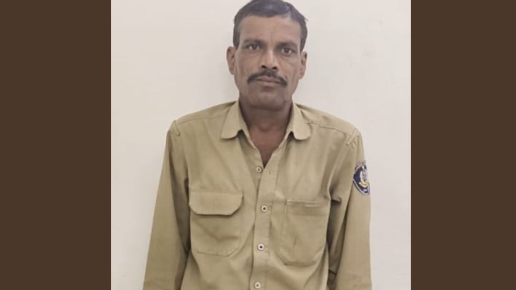 Drink and Drive in Gujarat : GSRTC બસ ડ્રાઇવર દારૂ પી ડ્રાઇવિંગ કરતા પકડાયો, મોરબી જતી બસ કેરેજવે પરથી લપસી ગઈ Drink and Drive in Gujarat : GSRTC બસ ડ્રાઇવર દારૂ પી ડ્રાઇવિંગ કરતા પકડાયો, મોરબી જતી બસ કેરેજવે પરથી લપસી ગઈ