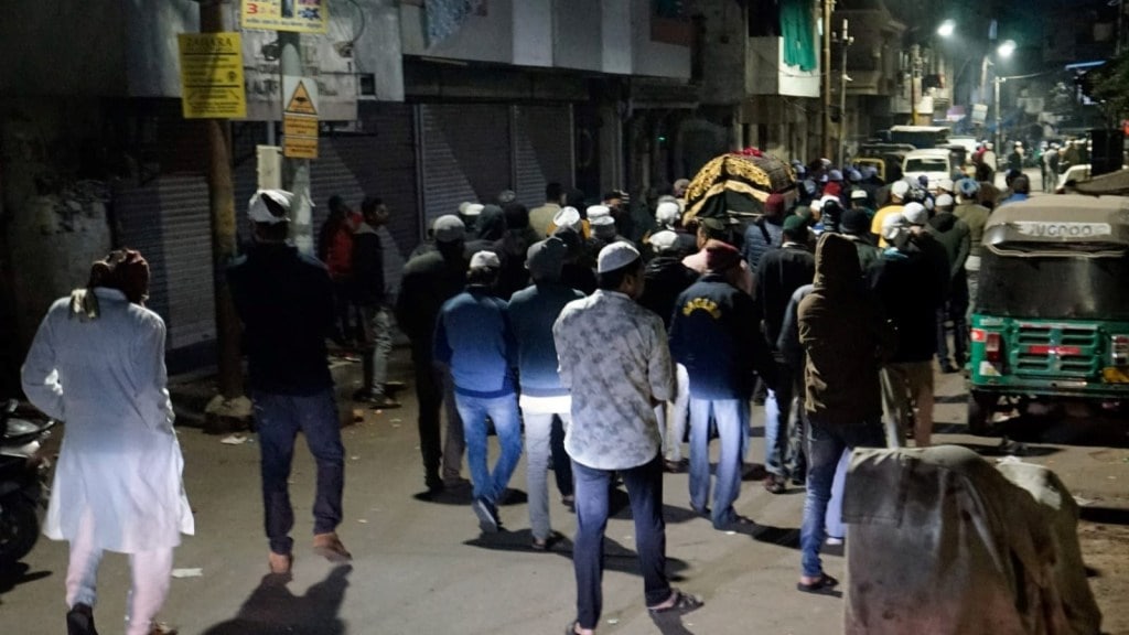 વડોદરામાં બોટ દુર્ઘટના: ‘પથ્થર એટલા દેવ પૂજ્યા…’ 17 વર્ષે માતા-પિતા બન્યા, અને બંને બાળકો ગુમાવ્યા