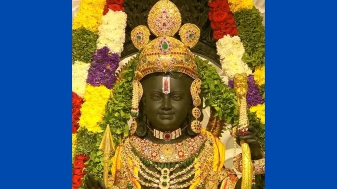 ઉલ્લેખનીય છે કે, રામલલ્લા રામ નિજ મંદિરમાં બિરાજમાન થઈ ગયા છે. 22 જાન્યુઆરીએ શુભ સમય બપોરે 12.30 થી 1 વાગ્યા સુધીમાં તેમની પ્રાણ પ્રતિષ્ઠાની પૂજા વિધી થયા બાદ રામલલાની મૂર્તિને અભિષેક કરવામાં આવ્યો. આ દરમિયાન વડાપ્રધાન નરેન્દ્ર મોદી અને સીએમ યોગી આદિત્યનાથ, યુપી રાજ્યપાલ આનંદીબેન પટેલ, મોહન ભાગવત અને મંદિરના મુખ્ય પુજારીની એમ કુલ 5 લોકો ગર્ભગૃહમાં હાજર રહ્યા હતા. આજે પ્રાણ પ્રતિષ્ઠા થઈ ચુકી છે, આવતીકાલ 23 જાન્યુઆરી 2024, મંગળવારના દિવસથી ભક્તો રામલલાના દર્શન કરી શકશે.
