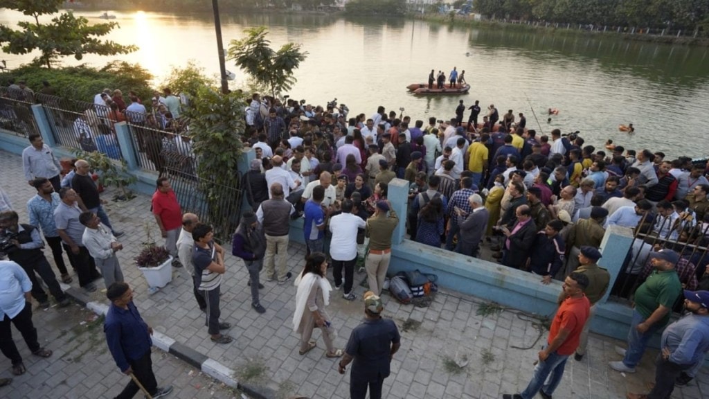 વડોદરા  : તળાવમાં બોટ પલટી, 13 બાળકો અને 2 ટીચર સહિત 15 ના મોત, દુર્ઘટનાની તપાસ જિલ્લા મેજિસ્ટ્રેટને સોંપાઈ