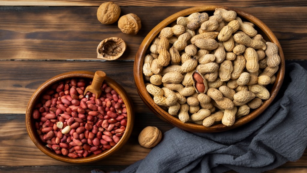 health benefits of peanuts | peanuts Health benefits | peanuts nutrition | why eat peanuts in winter | winter food tips | winter health tips | winter lifestyle tips